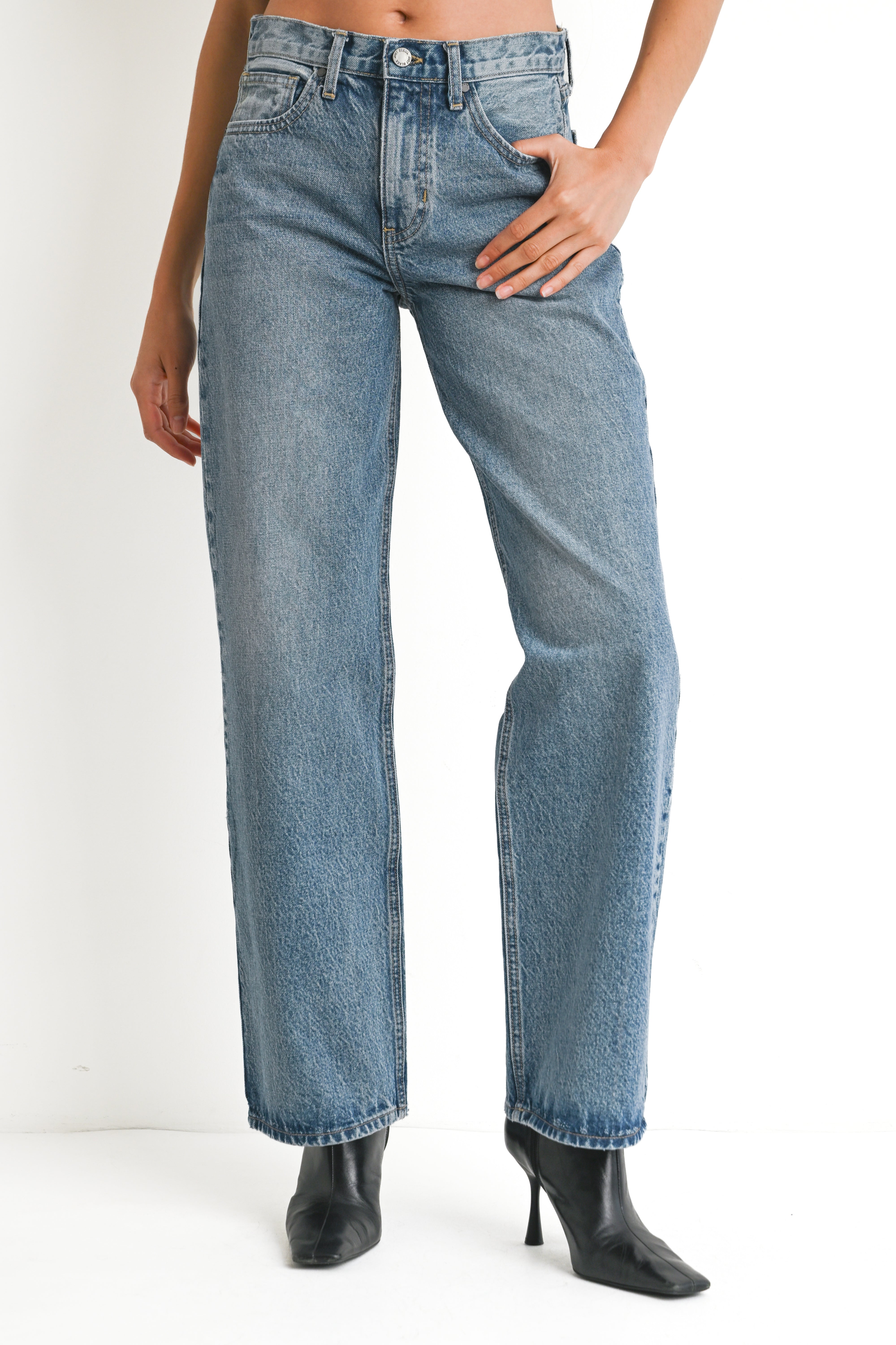 Just Black High Rise Relaxed Straight Jean - Medium