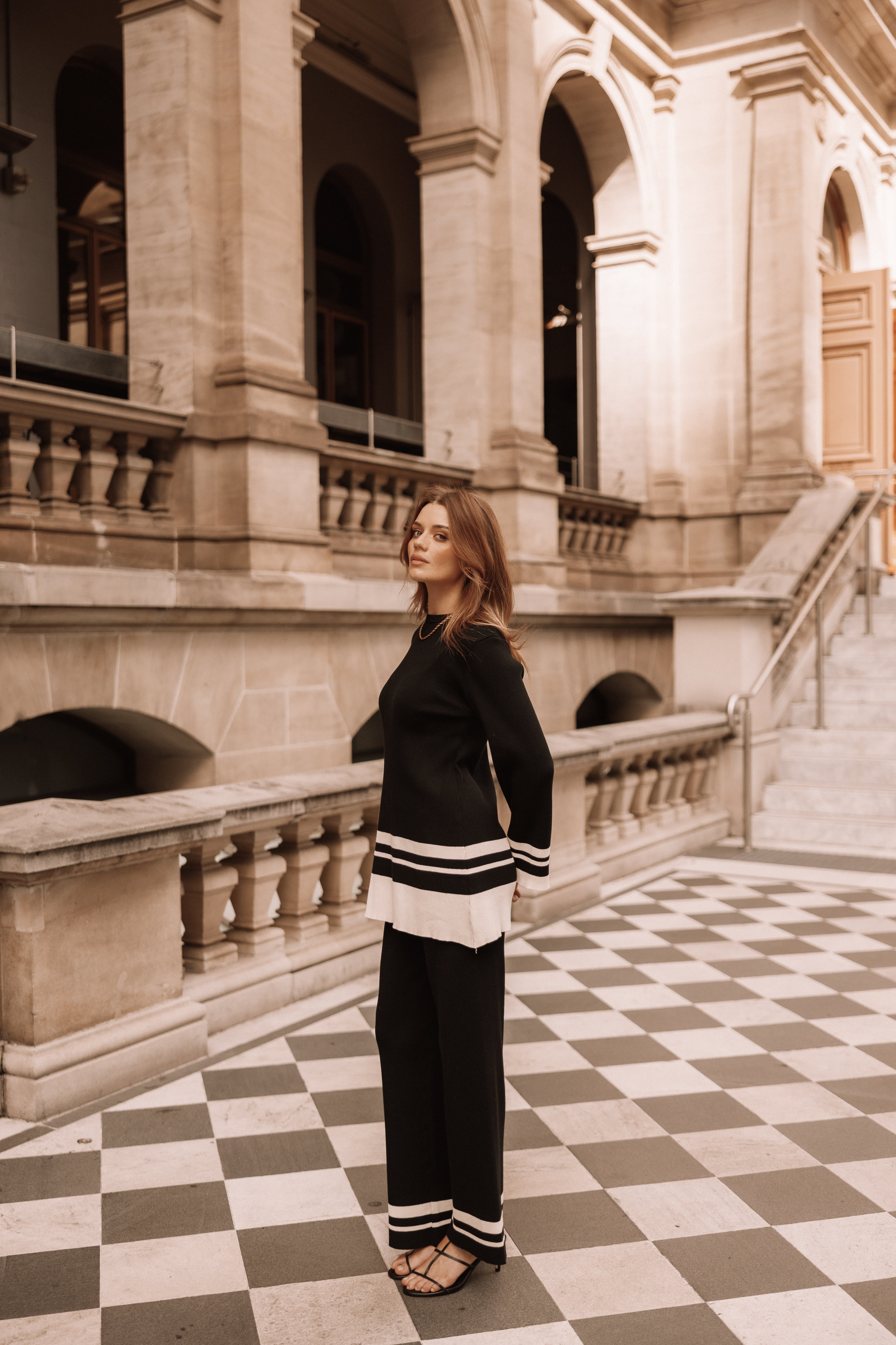 TOPS @Lowell Top - Black Off White (Hold for Winter Essentials)