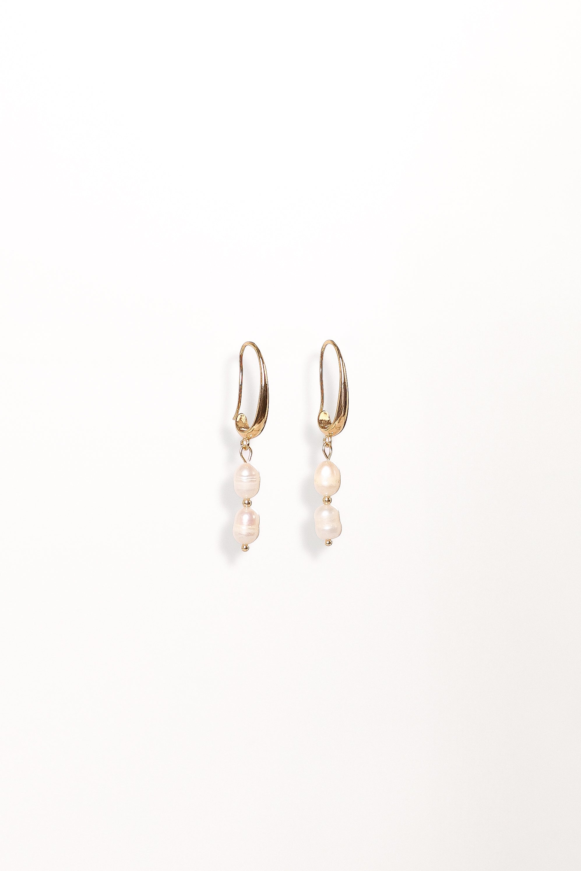 Petal and Pup USA ACCESSORIES Larissa Pearl Earrings - Gold One Size