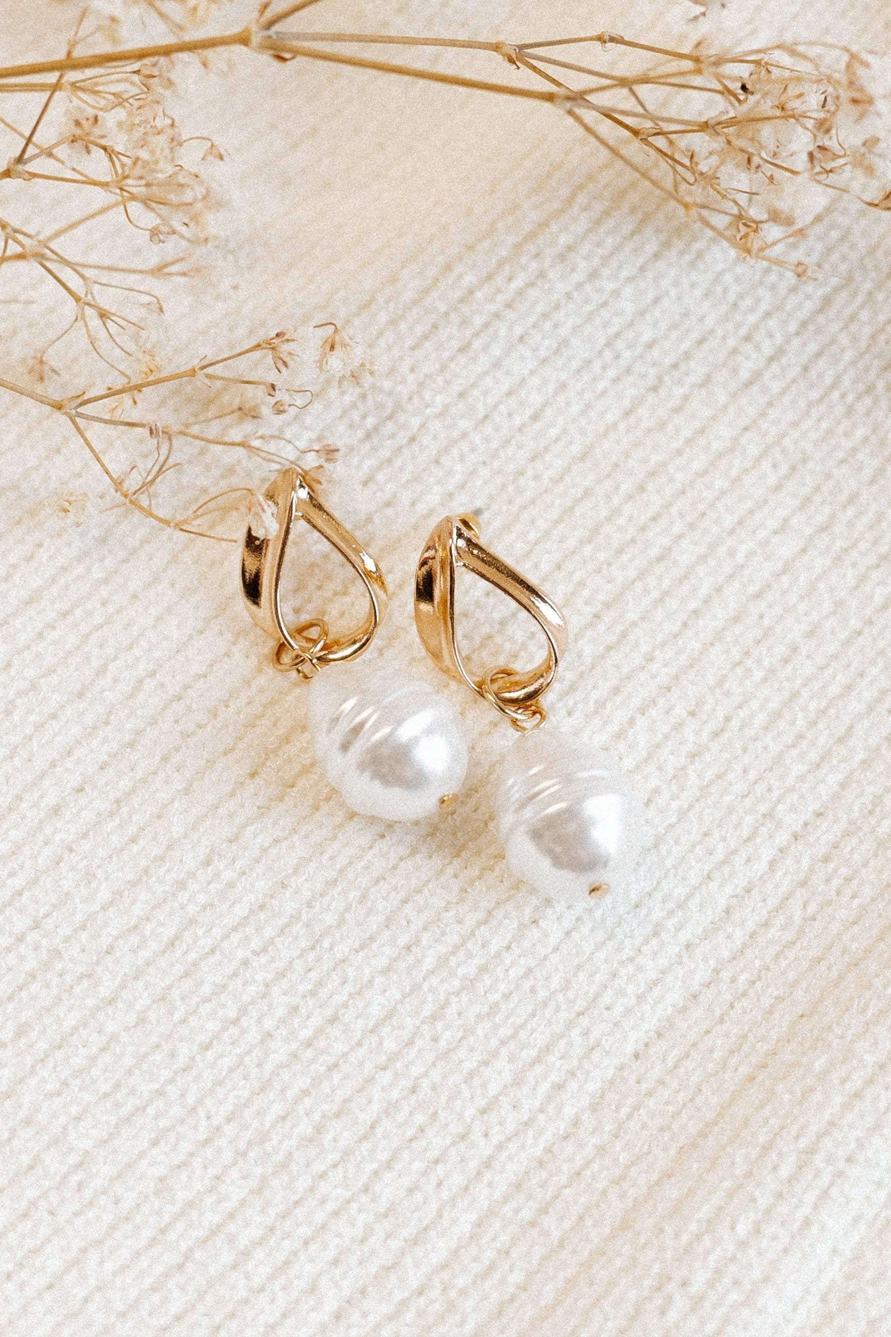 Petal and Pup USA ACCESSORIES Medella Earrings - Pearl One Size