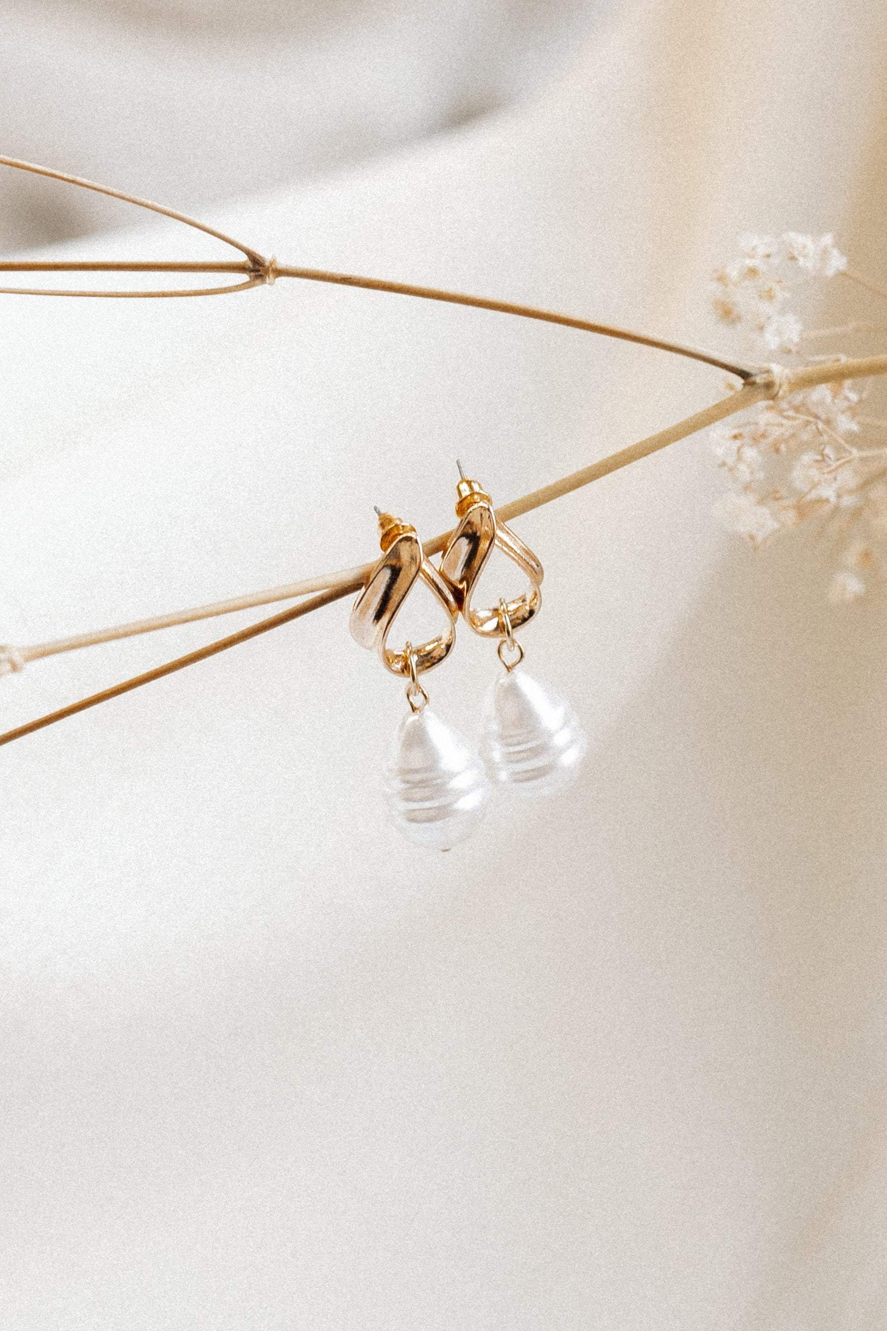 Petal and Pup USA ACCESSORIES Medella Earrings - Pearl One Size