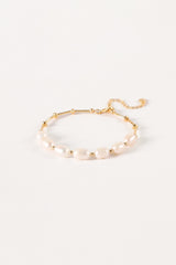 Petal and Pup USA ACCESSORIES Ren Pearl Bracelet - Gold One Size