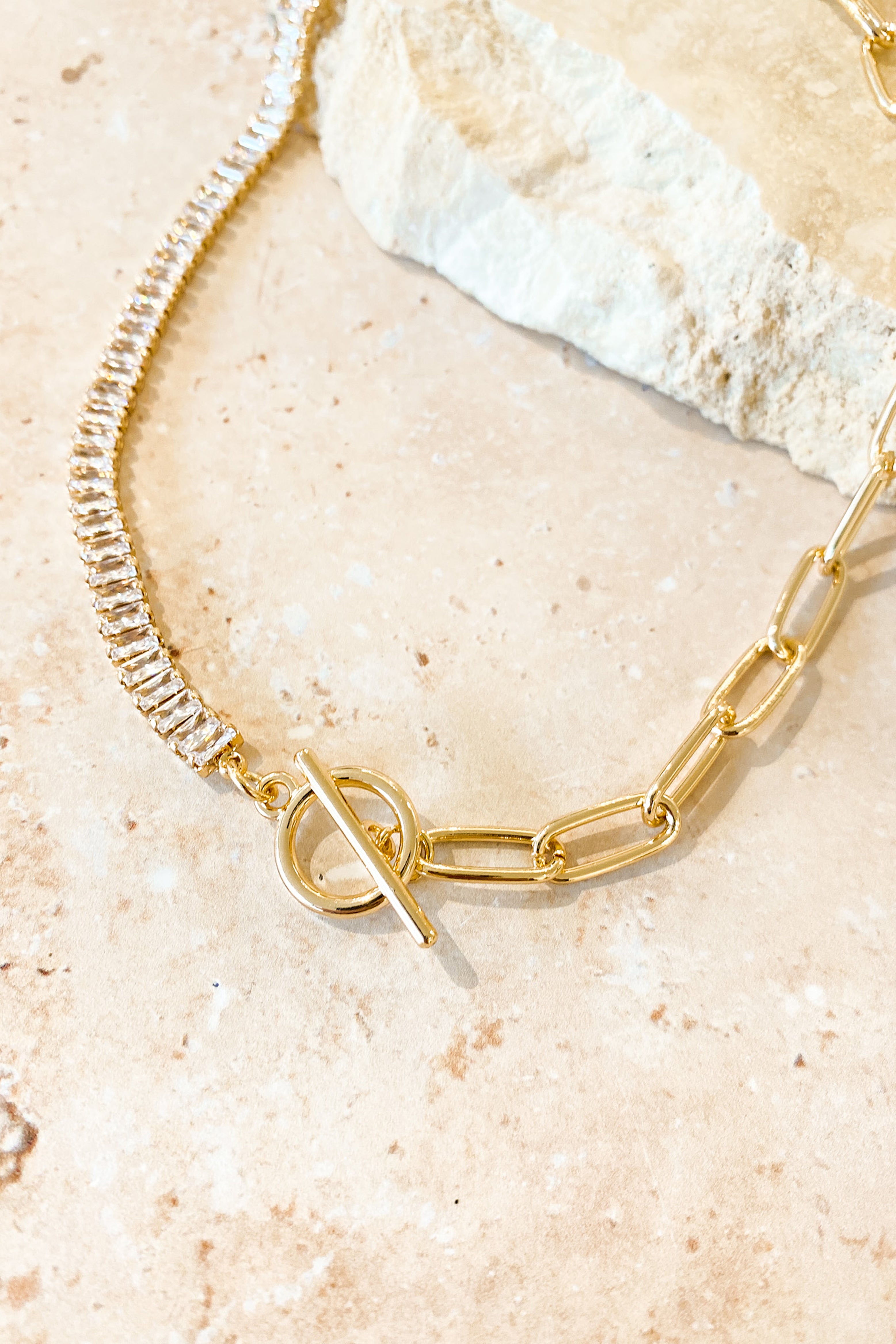 ACCESSORIES @Riri Contrast Chain - Gold